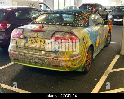 Individuell eingerichtetes Saab Auto im Auto par in der Nähe von Aldi, Nord-West London Stockfoto