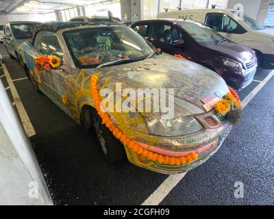 Individuell eingerichtetes Saab Auto im Auto par in der Nähe von Aldi, Nord-West London Stockfoto