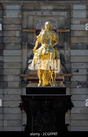 Goldener Reiter, Goldener Reiter, Reiterstandbild des Augustus II das