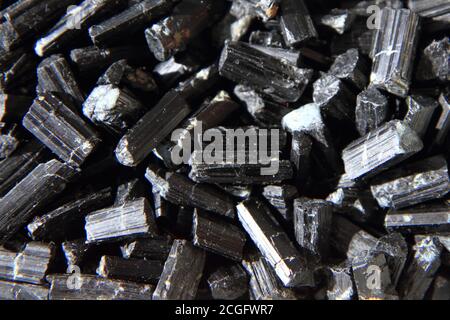 Schwarze Schorl mineralische Textur als schöne Natur Hintergrund Stockfoto