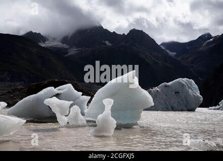 Lhasa. September 2020. Das Foto vom 10. September 2020 zeigt einen Gletscher im Baxoi County, südwestlich der Autonomen Region Tibet. Quelle: Purbu Zhaxi/Xinhua/Alamy Live News Stockfoto