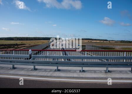 Dolle, Deutschland. September 2020. Blick auf den neu errichteten Abschnitt der A14 zwischen Colbitz und Tangerhütte. Am Montag, den 14.10.2020, wird der acht Kilometer lange Abschnitt in Anwesenheit von Bundesverkehrsminister Scheuer für den Verkehr freigegeben. Quelle: Stephan Schulz/dpa-Zentralbild/ZB/dpa/Alamy Live News Stockfoto