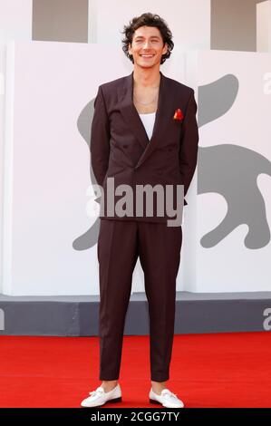 Venedig, Italien. September 2020. Noah Saavedra bei der Premiere des Films "und morgen die ganze Welt/und morgen die ganze Welt" auf der Biennale di Venezia 2020/77. Internationales Filmfestival Venedig im Palazzo del Cinema. Venedig, 09/10/2020 Quelle: dpa/Alamy Live News Stockfoto