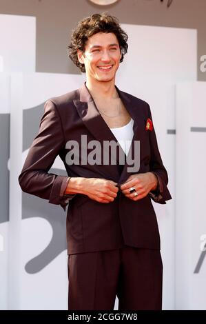 Venedig, Italien. September 2020. Noah Saavedra bei der Premiere des Films "und morgen die ganze Welt/und morgen die ganze Welt" auf der Biennale di Venezia 2020/77. Internationales Filmfestival Venedig im Palazzo del Cinema. Venedig, 09/10/2020 Quelle: dpa/Alamy Live News Stockfoto