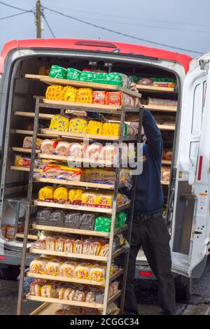 Brotlieferung von der Bäckerei 'Pat the Baker' im ländlichen Irland, County Donegal Stockfoto