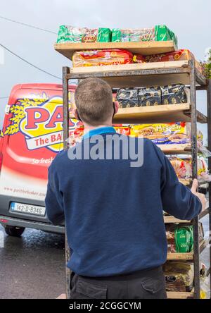 Brotlieferung von der Bäckerei 'Pat the Baker' im ländlichen Irland, County Donegal Stockfoto