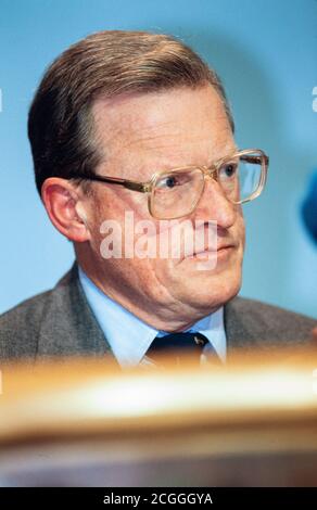 Der Abgeordnete RT Hon Tom King, Staatssekretär für Verteidigung bei der Konferenz der Konservativen Partei in Bournemouth . 11. Oktober 1990. Foto: Neil Turner Stockfoto
