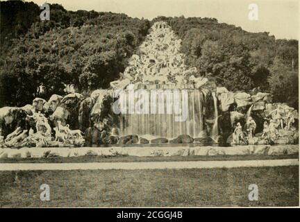 . Europäische und japanische Gärten; Papiere vor dem American Institute of Architects gelesen .. . Europäischer und japanischer Garten. Ein KANAL GEFÜLLT MIT BROKEN ROCKSUpper Cascade und Actaeon Group Stockfoto