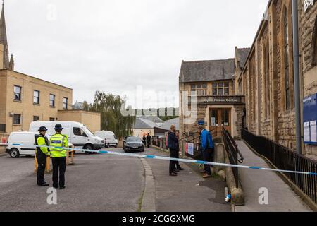 Bath, Großbritannien. 11. September 2020 Royal Mail Sortierbüro in Bath durchsucht von der Polizei über "verdächtige Pakete". Jane Tregelles/Alamy Credit: Jane Tregelles/Alamy Live News Stockfoto