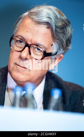 Sir Geoffrey Howe MP-Vorsitzender des Unterhauses und Lord Präsident des Rates auf der Konferenz der Konservativen Partei, Bournemouth . 09. Oktober 1990. Foto: Neil Turner Stockfoto