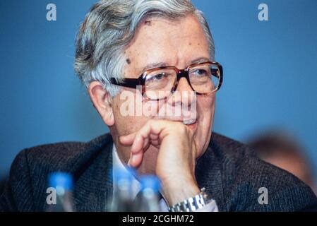 Sir Geoffrey Howe MP-Vorsitzender des Unterhauses und Lord Präsident des Rates auf der Konferenz der Konservativen Partei, Bournemouth . 09. Oktober 1990. Foto: Neil Turner Stockfoto