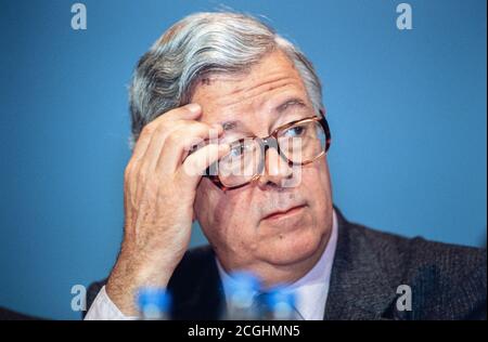 Sir Geoffrey Howe MP-Vorsitzender des Unterhauses und Lord Präsident des Rates auf der Konferenz der Konservativen Partei, Bournemouth . 09. Oktober 1990. Foto: Neil Turner Stockfoto