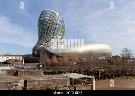 Bordeaux, Frankreich: 22. Februar 2020: Cite du Vin (Stadt des Weins) Museum Stockfoto