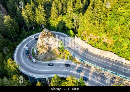 Kreuzfelsenkurve, eine Haarnadelkurve im Schwarzwald, Deutschland Stockfoto