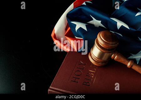 Richter gavel auf dem Hintergrund der usa Flagge Stockfoto