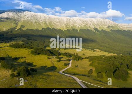 Luftaufnahme des san leonardo Passes in der majella Berggebiet abruzzen italien Stockfoto