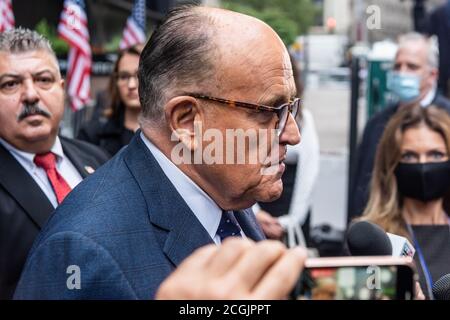 Der ehemalige Bürgermeister von New York, Rudi Giuliani, spricht am 11. September 2020 im Zuccotti Park in New York City am 9/11 Memorial der Tunnel to Towers Foundation zu den Medien. (Foto von Gabriele Holtermann/Sipa USA) Quelle: SIPA USA/Alamy Live News Stockfoto