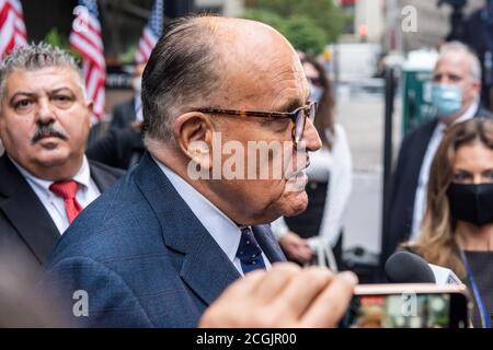 Der ehemalige Bürgermeister von New York, Rudi Giuliani, spricht am 11. September 2020 im Zuccotti Park in New York City am 9/11 Memorial der Tunnel to Towers Foundation zu den Medien. (Foto von Gabriele Holtermann/Sipa USA) Quelle: SIPA USA/Alamy Live News Stockfoto