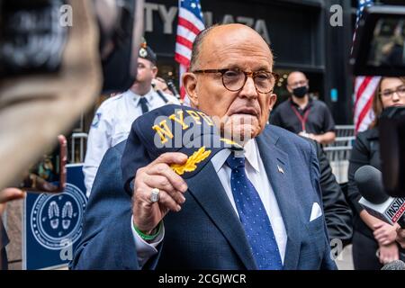 Der ehemalige Bürgermeister von New York, Rudi Giuliani, spricht am 11. September 2020 im Zuccotti Park in New York City am 9/11 Memorial der Tunnel to Towers Foundation zu den Medien. (Foto von Gabriele Holtermann/Sipa USA) Quelle: SIPA USA/Alamy Live News Stockfoto