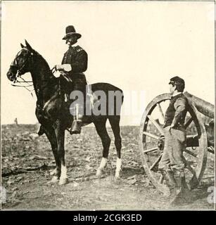 . Der Bürgerkrieg durch die Kamera : Hunderte von lebendigen Fotos tatsächlich in der Zeit des Bürgerkriegs aufgenommen, zusammen mit Elson's neue Geschichte . DER ZWEITE ANFÜHRER GEGEN RICHMOND Generalmajor Ambrose Everett Burnside war ein Absolvent des West Point, Erfinder des abreech-ladens Gewehr, Kommandant einer Brigade in der ersten Schlacht von Bull Run, Kopfgeldjäger von Roanoke Island und Newberne (North Carolina), und Kommandant der föderalen Linken bei Antietam. Er wurde zum Kommando der Armee der Potomac ernannt und folgte General George B. McClellan am November S, ISGi. Er war ein tapferer Soldat, aber er war ein lebiger Leiter Stockfoto