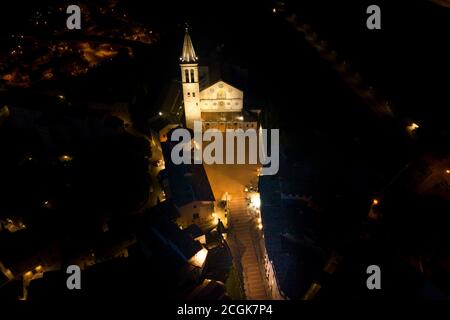 Nachtansicht der Kathedrale von spoleto umbrien italien Stockfoto