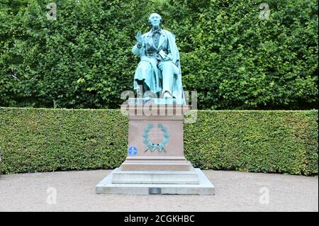 Statue von Hans Christian Anderson im Rosenborg Schlossgarten Stockfoto