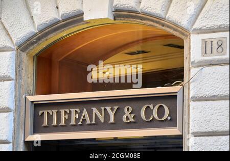 ROM: Tiffany Laden in der Via del Babuino, in der Nähe der berühmten Spanischen Treppe der Piazza di Spagna. Die geplante Übernahme von Tiffany durch LVMH wurde kürzlich verschrottet Stockfoto