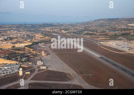 Malta International Airport auf dem Gelände der ehemaligen Militärbasis der RAF Luqa Stockfoto