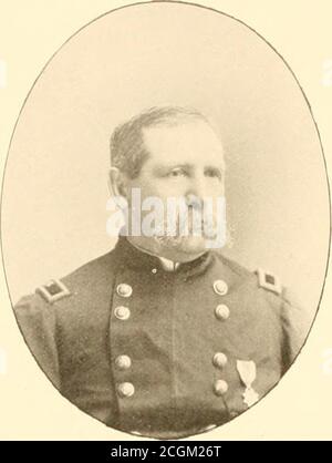 . Offiziere der Armee und Marine (regelmäßige), die im Bürgerkrieg gedient. - Jahre derAbteilung des Ostens, und war ein Kandidat für den Vorsitz der Vereinigten Staaten im Jahr 1880. Er starb am 9. Februar 1886. [84 OFFIZIERE DER ARMEE AXD NAVY (REGULÄR). BRIGADEGENERAL MARTIN D. HARDIN. USA (außer Betrieb). Brigadegeneral Martin 1). Hardin wurde am 26. Juni 1837 in Jacksonville, Morgan County, Illinois, geboren.sein Urgroßvater, John Hardin, war Offizier vonMorgans Gewehren im Revolutionskrieg; sein Großvater, Martin D. Hardin, war Senator aus Kentucky und diente mit Auszeichnung als Offizier Stockfoto