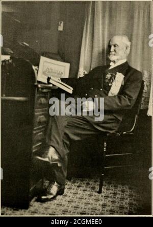 . Andenken an die Enthüllung, Widmung und Präsentation des Abraham Lincoln G. A. R. Gedenkdenkmals, das den Veteranen des Bürgerkriegs gewidmet ist, 1861-1865, in Long Beach, Kalifornien, 3. Juli 1915 . ce ist von einem Aphotographen genommen, so wie die Kanone jetzt auf dem Hügel Snodgress, Schlachtfeld von Chicamauga steht, In der Nähe der Lage der Blockhütte, wo GeneralGeorge H. Thomas sein Hauptquartier machte. Die anderen Embleme werden leicht erkannt und gefunden werden, um besonders passend in jedem Detail. Die Namen der berühmten Kommandanten werden in einfachen Buchstaben auf den vier Seiten der ba.se und b gefunden Stockfoto