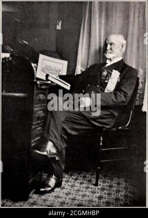 . Andenken an die Enthüllung, Widmung und Präsentation des Abraham Lincoln G. A. R. Gedenkdenkmals : Gewidmet den Veteranen des Bürgerkriegs, 1861-1865, in Long Beach, Kalifornien, 3. Juli 1915 . Stück ist von Aphotograph genommen, wie die Kanone jetzt steht auf Snodgress Hügel, Schlachtfeld von Chicamauga, in der Nähe der Lage der Blockhütte, wo GeneralGeorge H. Thomas sein Hauptquartier. Die anderen Embleme werden leicht erkannt und gefunden werden, um besonders passend in jedem Detail. Die Namen berühmter Kommandeure werden in schlichter Schrift auf den vier Seiten der Basis, A, gefunden Stockfoto