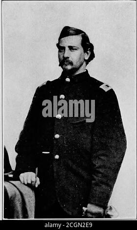 . Bürgerkriegserfahrungen unter Bayard, Gregg, Kilpatrick, Custer, Raulston und Newberry, 1862, 1863, 1864 . h mehr Bitten-ANT. Ich wurde mit großer Betrachtung durch Kapitän Weir behandelt und wurde danach eifrig während im Winterquartier in der Durchführungtravel Aufgaben eines Adjutant-Generäle Sekretärs, daser solches Schreiben wie General Gregg erforderlichvon mir einschloss. Zur Zeit der Schlacht von Chancellorsville, Greggs Division ging auf, was bekannt war als die Stoneman Razzia nach Richmond. Auf diesem Umzug und später auf dem marsch, und in allen Engagements, solange ich mit dem General war, wurde ich mit Messag geschickt Stockfoto