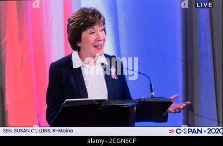 Portland, Maine, USA. September 2020. Screen Grab der C-SPAN Berichterstattung über die Maine US-Senat Debatte. Hier ist Senatorin SUSAN COLLINS (R) zu sehen, die versucht, eine starke Herausforderung von Speaker of the House Sara Gideon (D) abzudecken Kredit: C-span/ZUMA Wire/Alamy Live News Kredit: ZUMA Press, Inc./Alamy Live News Stockfoto