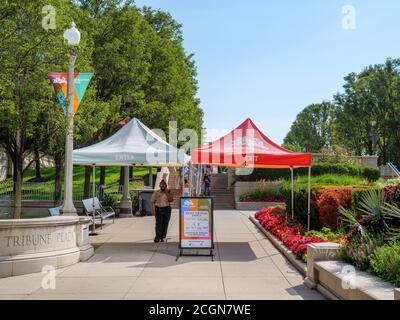 Ein- und Ausstieg aus dem Millennium Park, Chicago während der COVID-19 Pandemie. Stockfoto