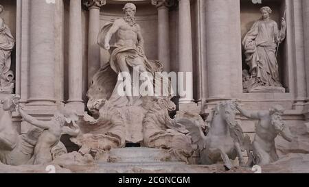 Fontana di Trevi (Trevi-Brunnen), entworfen vom italienischen Architekten Nicola Salvi, vollendet im Jahr 1762 von Giuseppe Pannini. Lage: Trevi, Rom. Stockfoto