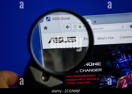 Rjasan, Russland - 11. Juli 2018: Asus.com Website auf dem Display von PC Stockfoto