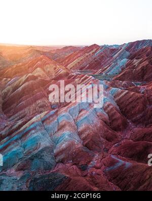 Rote Sandsteinberge verschiedener Mineralien, Zhangye Danxia Geopark, China Stockfoto