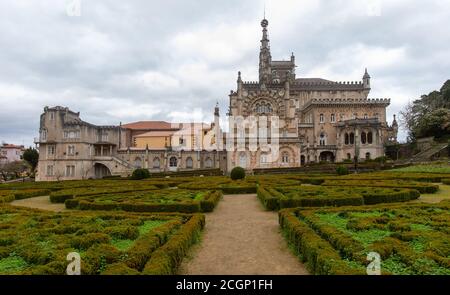 Bussaco Palace ist portugiesisches Kulturerbe, es wurde im späten 19. Jahrhundert im neo-manuelinischen Baustil erbaut Stockfoto