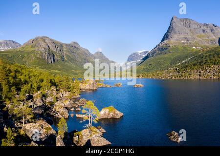 Blick auf den Innerdalstarnet Gipfel, Innerdalsvatna See, Innerdalen, Trollheimen Berggebiet, Sunndal, More Og Romsdal, Norwegen Stockfoto