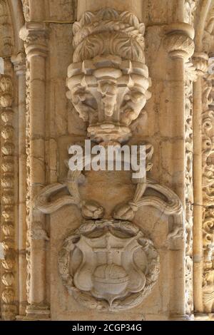 Geschnitzte Wände im Kreuzgang, Kloster der Hieronymiten, Mosteiro dos Jeronimos, Belem, Lissabon, Portugal Stockfoto