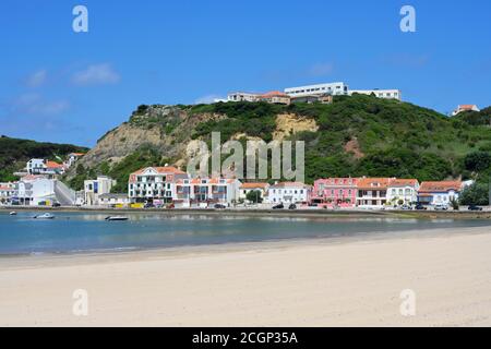 Blick auf den Strand von Sao Martinho do Porto, Bezirk Leiria, Portugal Stockfoto