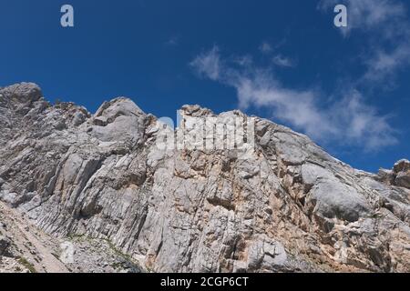 Felswand des corno piccolo im Berggebiet Des gran sasso d'italia Stockfoto