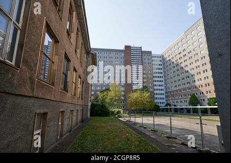 Berlin, Deutschland. September 2020. Auf dem Gelände des ehemaligen Stasi-Hauptquartiers befand sich das für ausländische Spionage zuständige Headquarter Reconnaissance (HVA). Unter dem Leitthema 'Denken mal nachhaltig' wird am 12. Und 13. September der Tag des Offenen Denkmals 2020 gefeiert. Das Stasi-Museum in der ehemaligen Stasi-Zentrale bietet auch Führungen an. Quelle: Annette Riedl/dpa/Alamy Live News Stockfoto