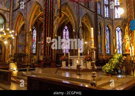 Farbenfroher Altar der Basilikumkirche Stockfoto