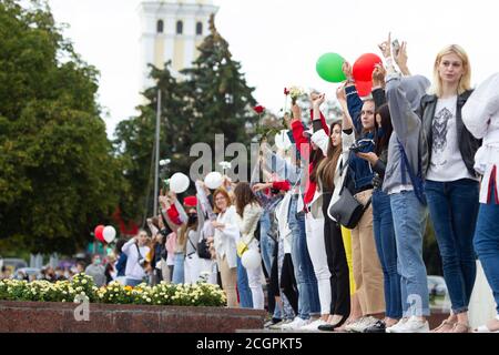 Friedliche Kundgebung in Belarus gegen den Diktator. Frauen bei einem friedlichen Protest in Belarus. Stockfoto