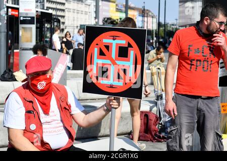 Wien, Österreich. September 2020. Demonstration für eine Asylpolitik für Menschen. Moria ist in Asche - evakuiert jetzt das Lager! Quelle: Franz Perc / Alamy Live News Stockfoto