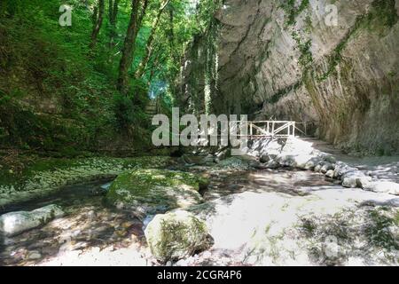 das tal des flusses orfento im Bergkomplex majella in den abruzzen italien Stockfoto