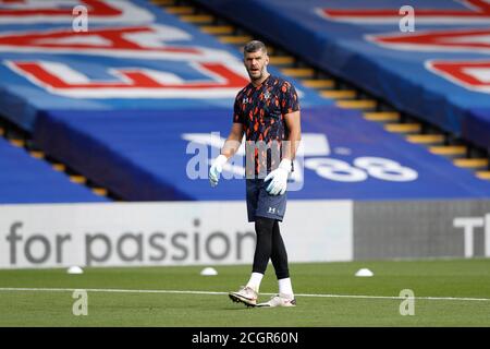 Selhurst Park, London, Großbritannien. September 2020. English Premier League Football, Crystal Palace versus Southampton; Torwart Fraser Forster of Southampton während des Vormatches Aufwärmen Credit: Action Plus Sports/Alamy Live News Stockfoto
