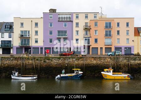 Moderner Apartmentblock am Hafen von St Andrews in Fife, Schottland, Großbritannien Stockfoto