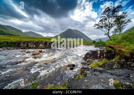 Blick auf den Fluss Etive in Glen Etive, Highland Region, Schottland, Großbritannien Stockfoto